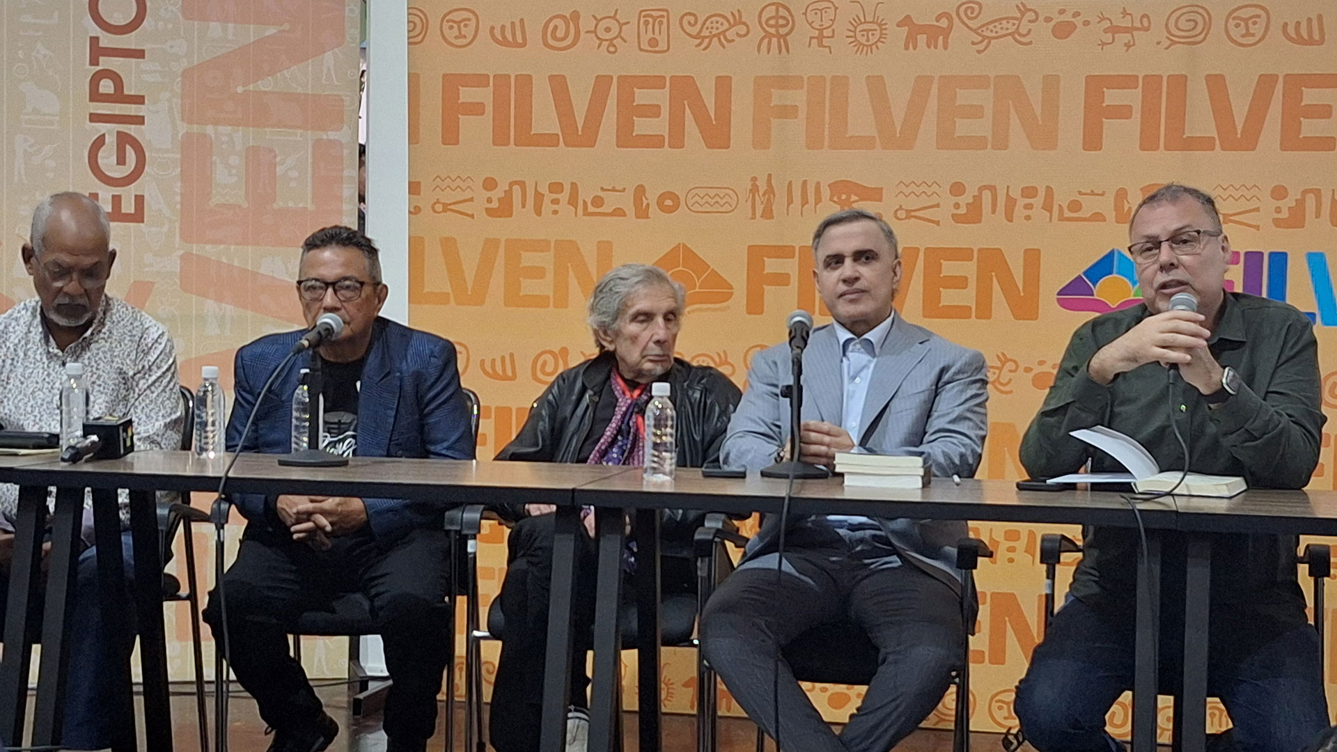 Coloquio Tarek William Saab vida literaria