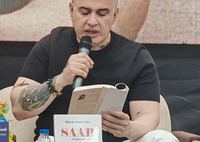 Tarek William Saab Poesía